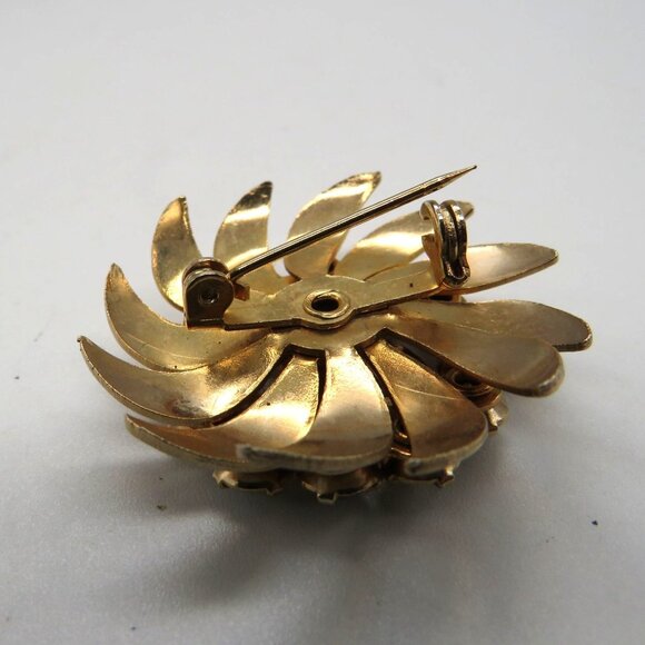 Vintage Brooch Floral Gold Tone Rhinestone Swirl Flower Petals Pin - Picture 11 of 15